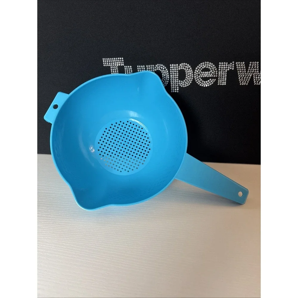 Tupperware Colander 2qt Double Pouring Spouts Hole And Hook Hanging aquamarine !